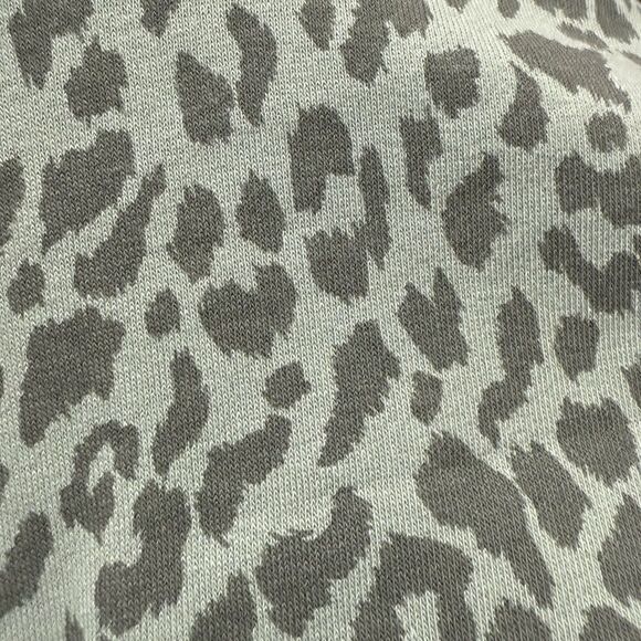 American Eagle Animal Print Fleece Pullover XL Sage Green Long Sleeves Cozy - Picture 15 of 15